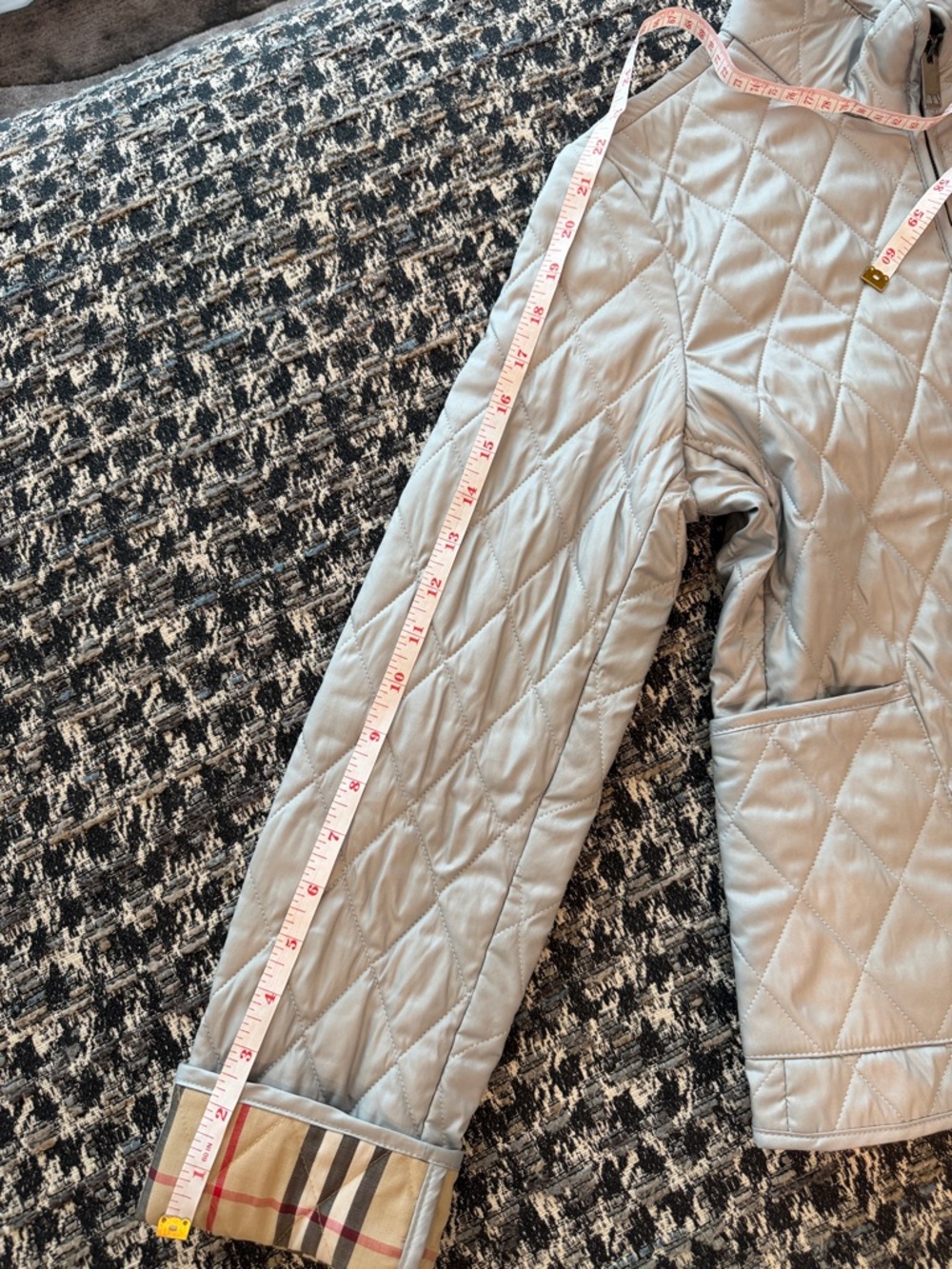Burberry Light Gray Quilted Jacket with Iconic Plaid Lining - Picture 13 of 13